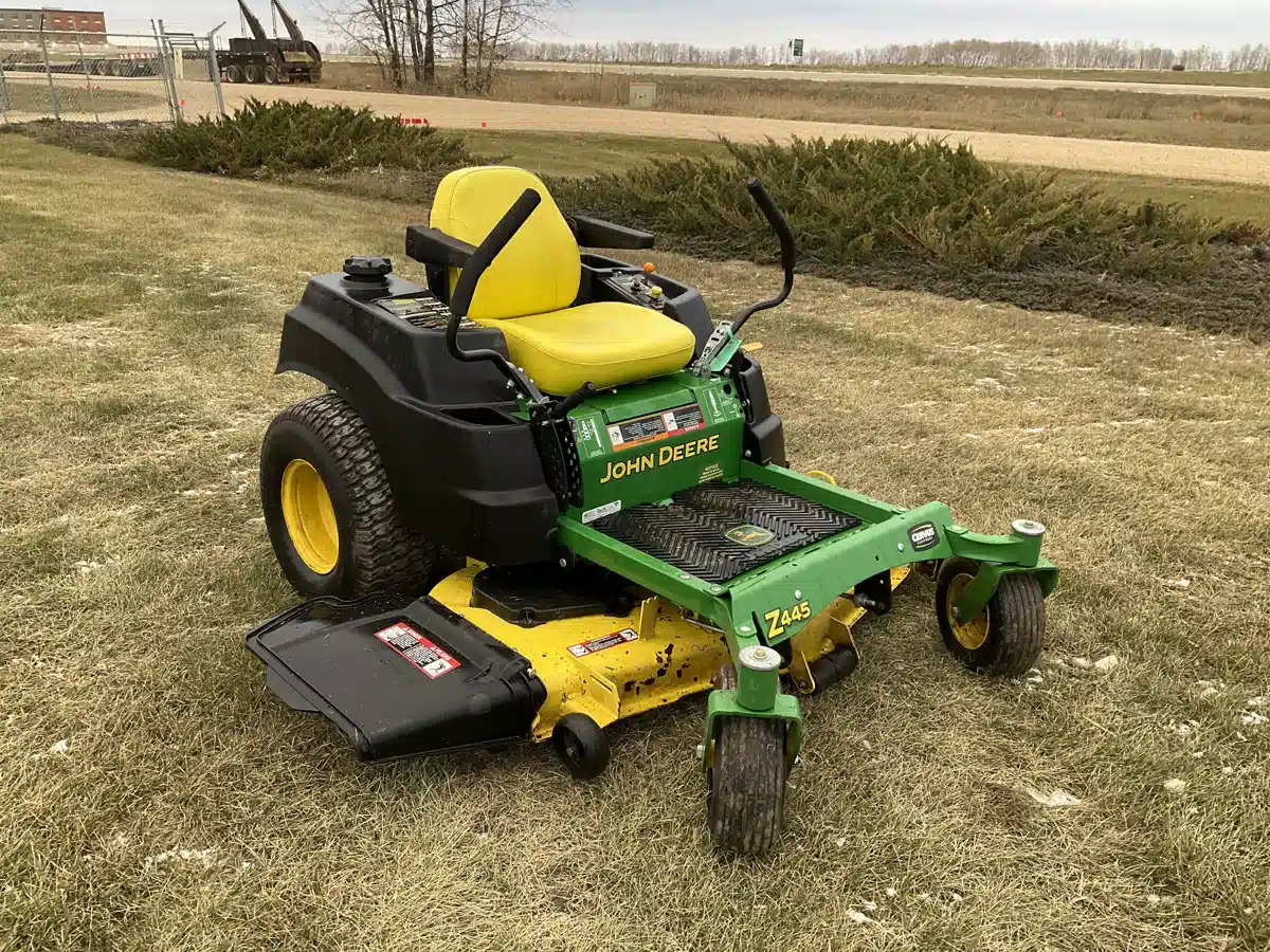 Used 2013 John Deere Z445 Mower Zero Turn