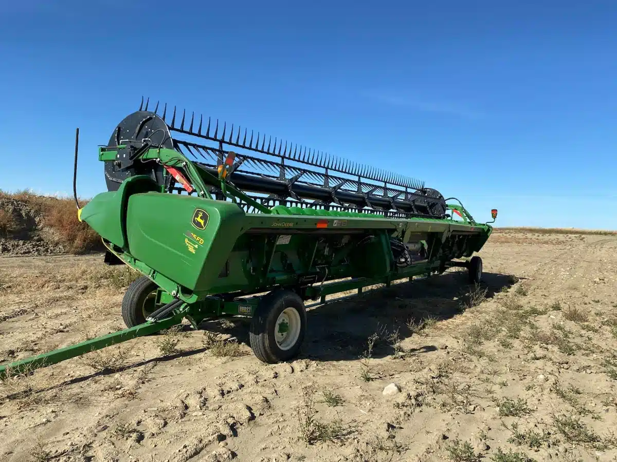 Gallery image 2 for Used 2018 John Deere 635FD Header - Draper
