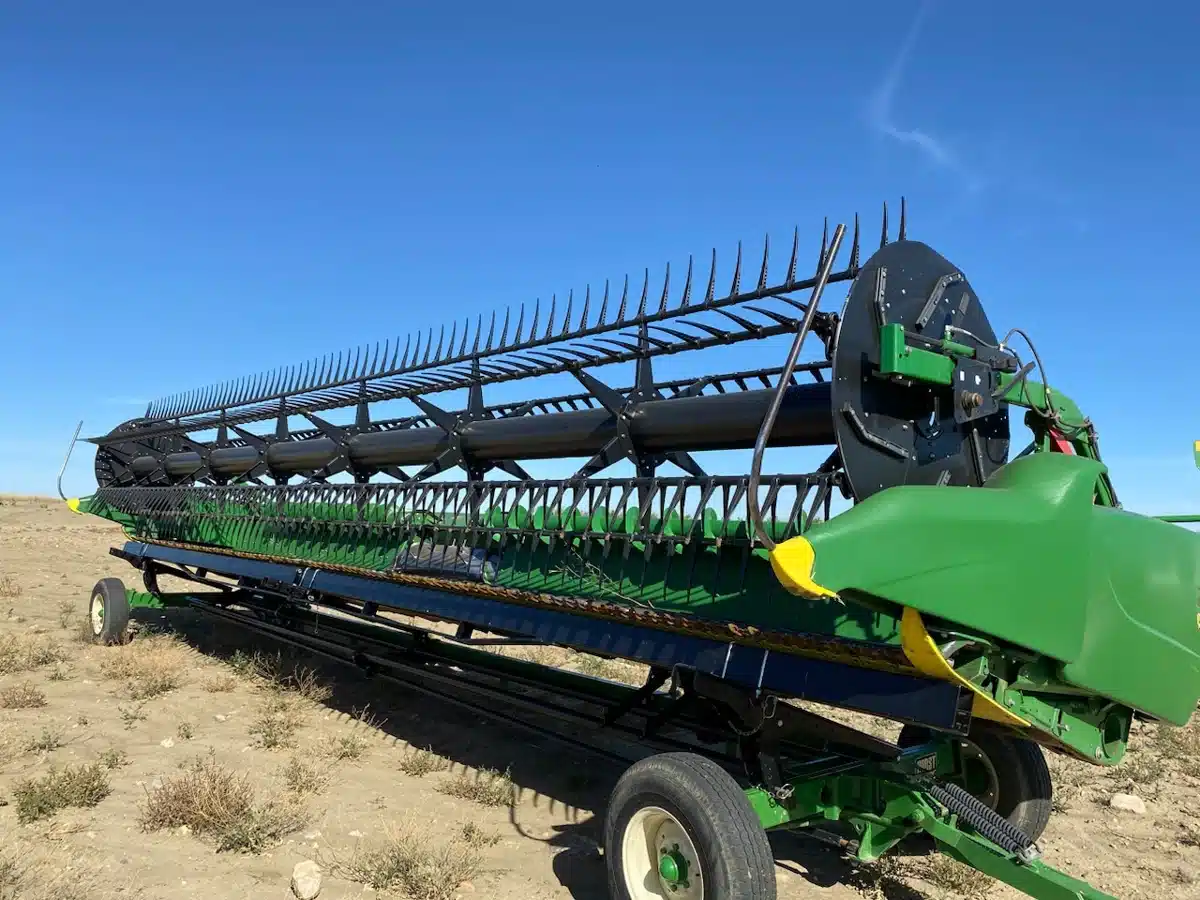Gallery image 1 for Used 2018 John Deere 635FD Header - Draper