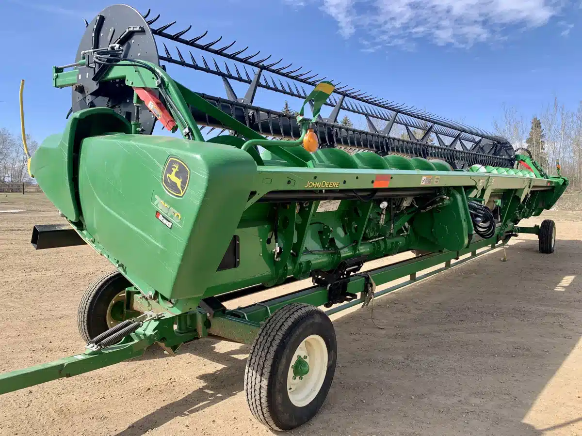 Gallery image 2 for Used 2019 John Deere 735FD Header - Draper