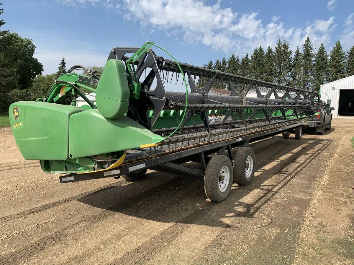 Gallery image 2 for Used 2012 John Deere 635FD Header - Draper