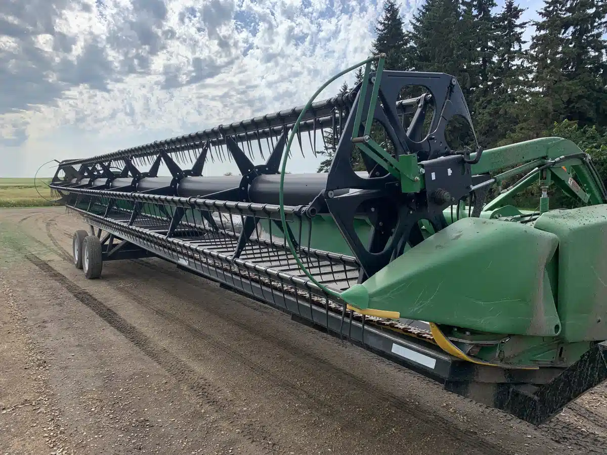Gallery image 1 for Used 2012 John Deere 635FD Header - Draper