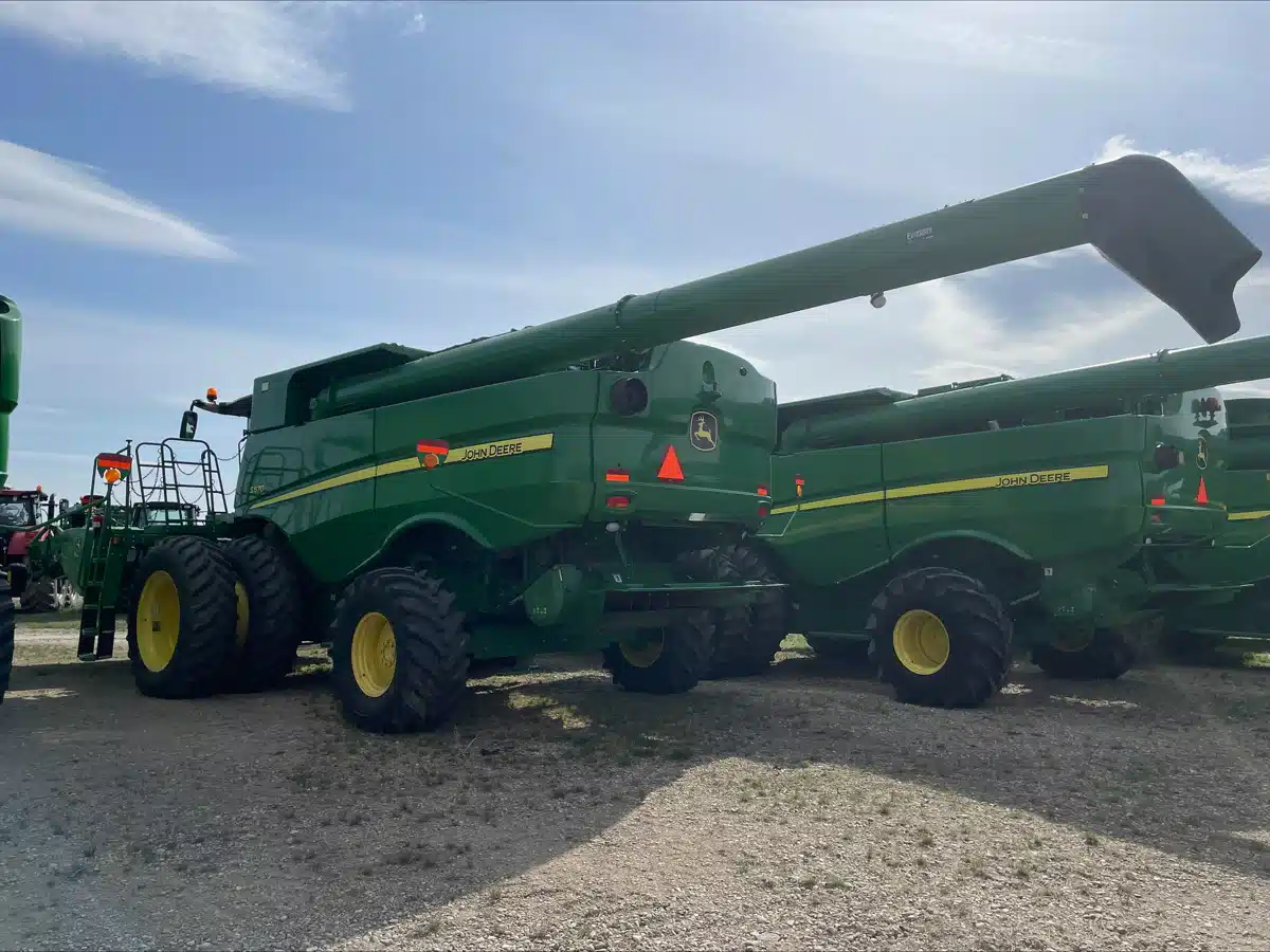 Gallery image 2 for Used 2014 John Deere S670 Combine