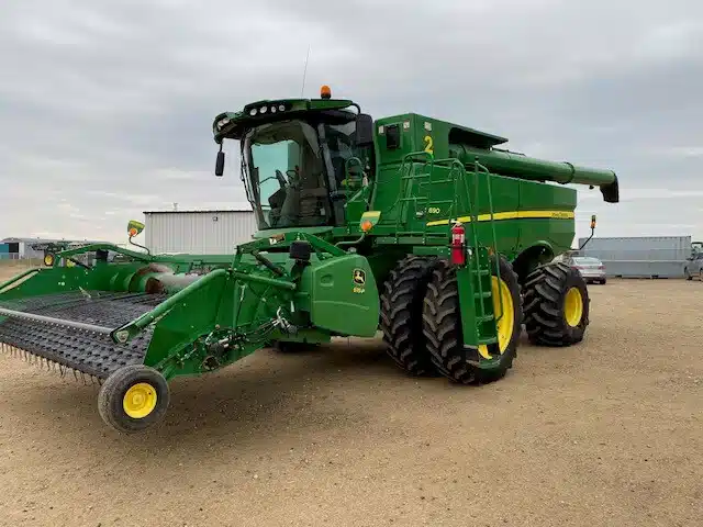 Gallery image 1 for Used 2013 John Deere S690 Combine