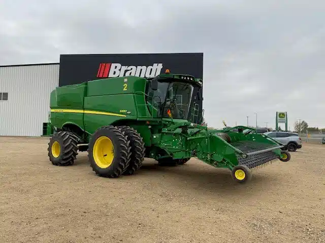 Gallery image 2 for Used 2013 John Deere S690 Combine