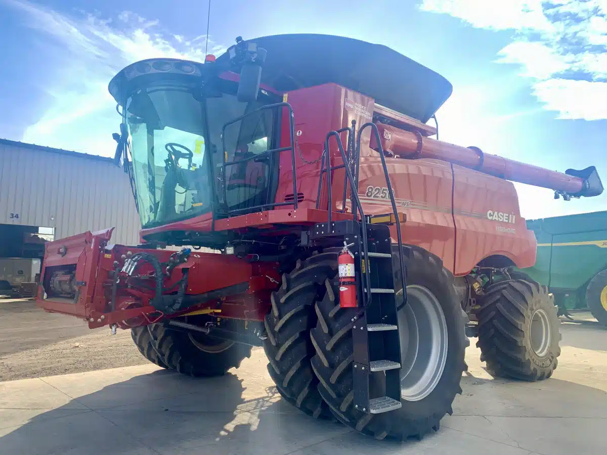 Gallery image 1 for Used 2021 Case IH 8250 Combine