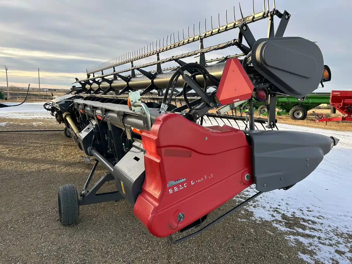 Gallery image 2 for Used 2012 Massey Ferguson 9250 Header - Draper