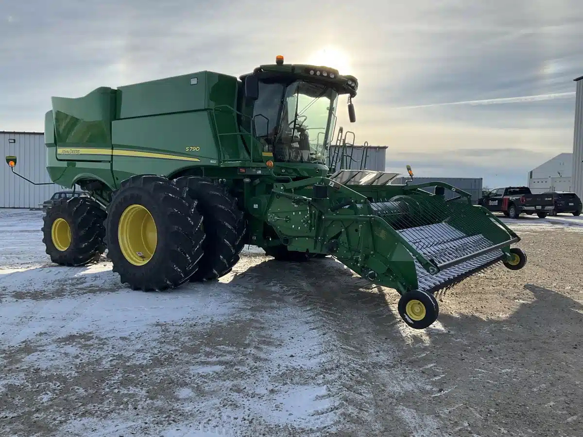 Gallery image 2 for 2019 John Deere S790 Combine
