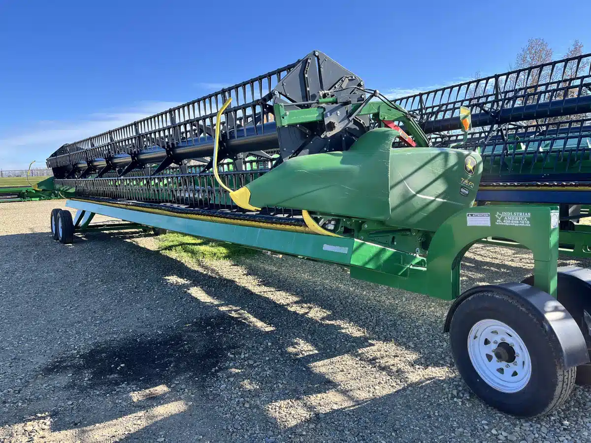 Gallery image 1 for Used 2019 John Deere 735FD Header - Draper