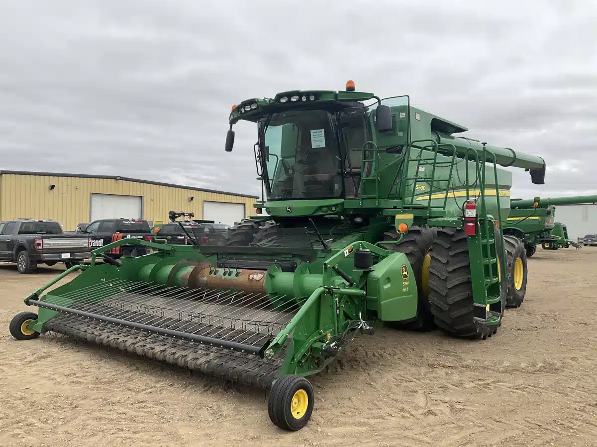 Gallery image 1 for Used 2012 John Deere S690 Combine