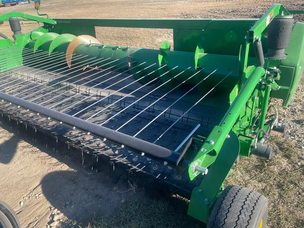 Gallery image 2 for Used 2019 John Deere 615P Header - Pickup