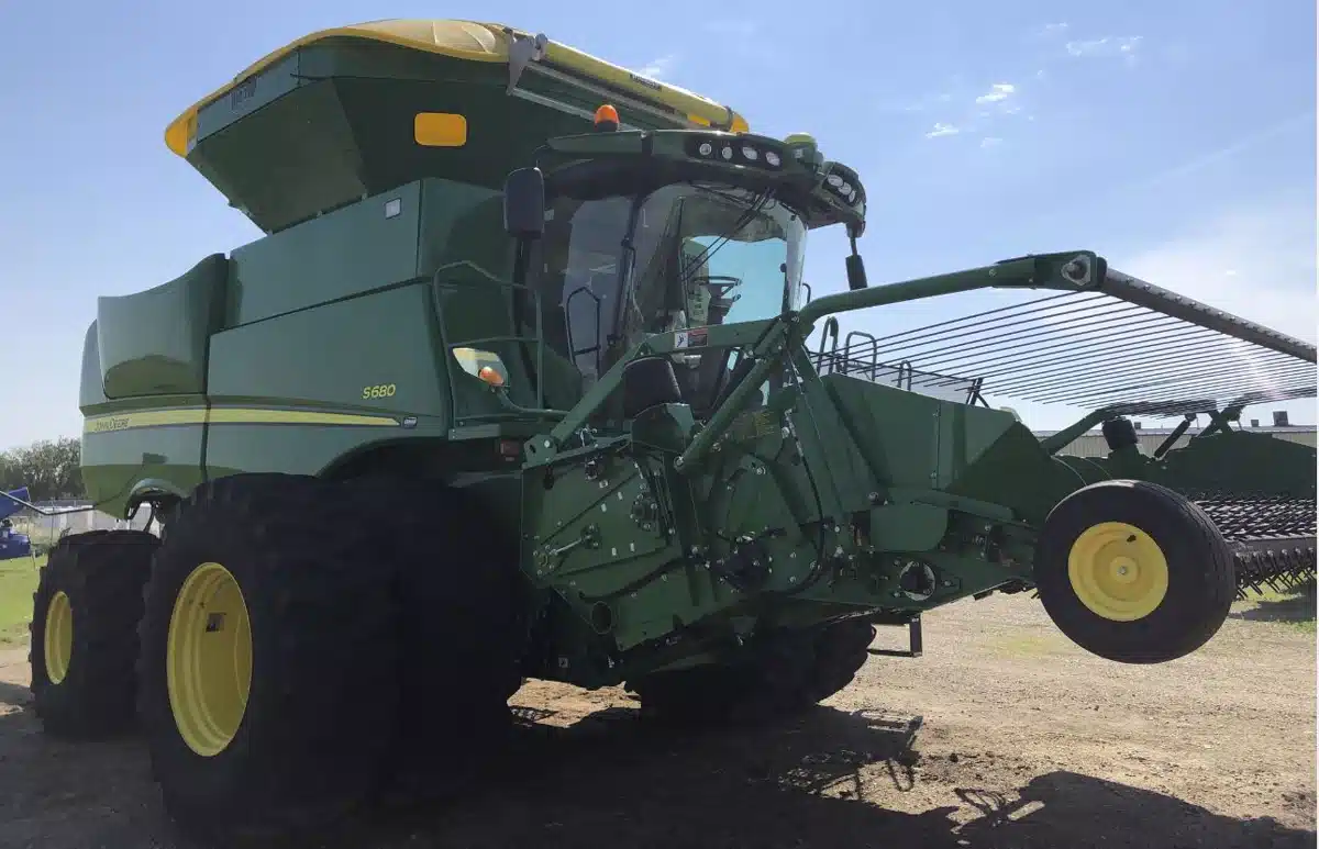 Gallery image 2 for Used 2014 John Deere S680 Combine