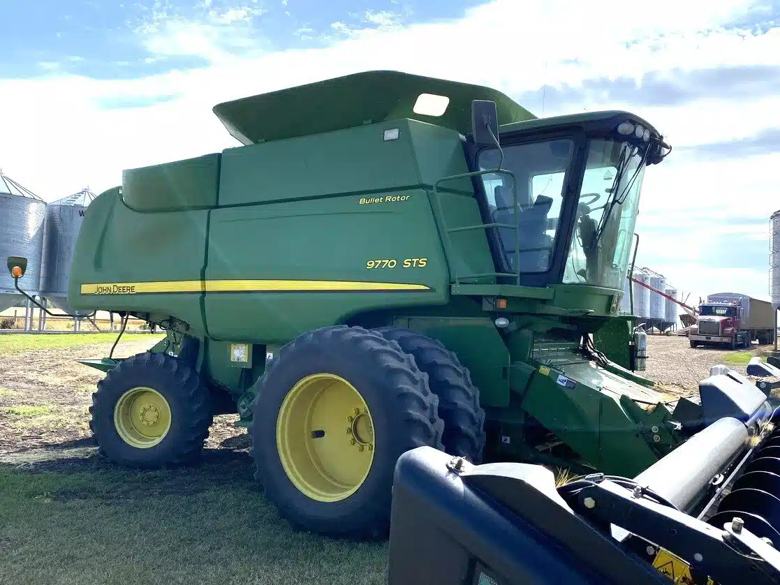 Gallery image 2 for Used 2008 John Deere 9770 STS Combine