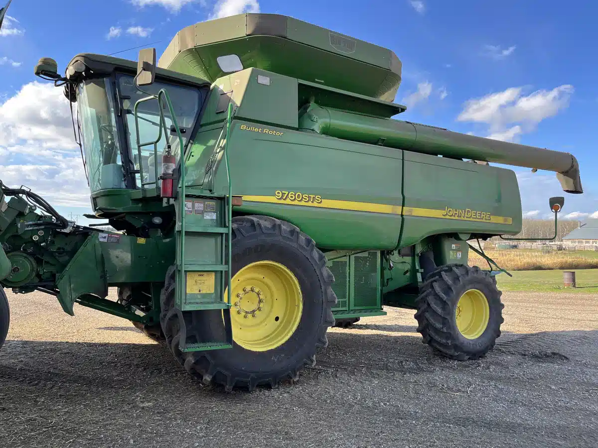 Gallery image 1 for Used 2007 John Deere 9760 STS Combine