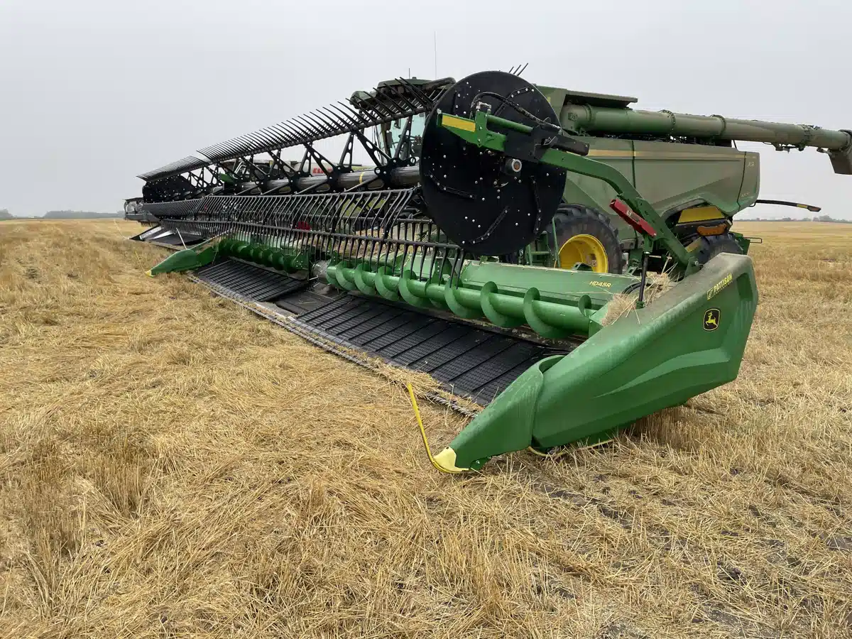 Gallery image 1 for Used 2023 John Deere HD45R Header - Draper