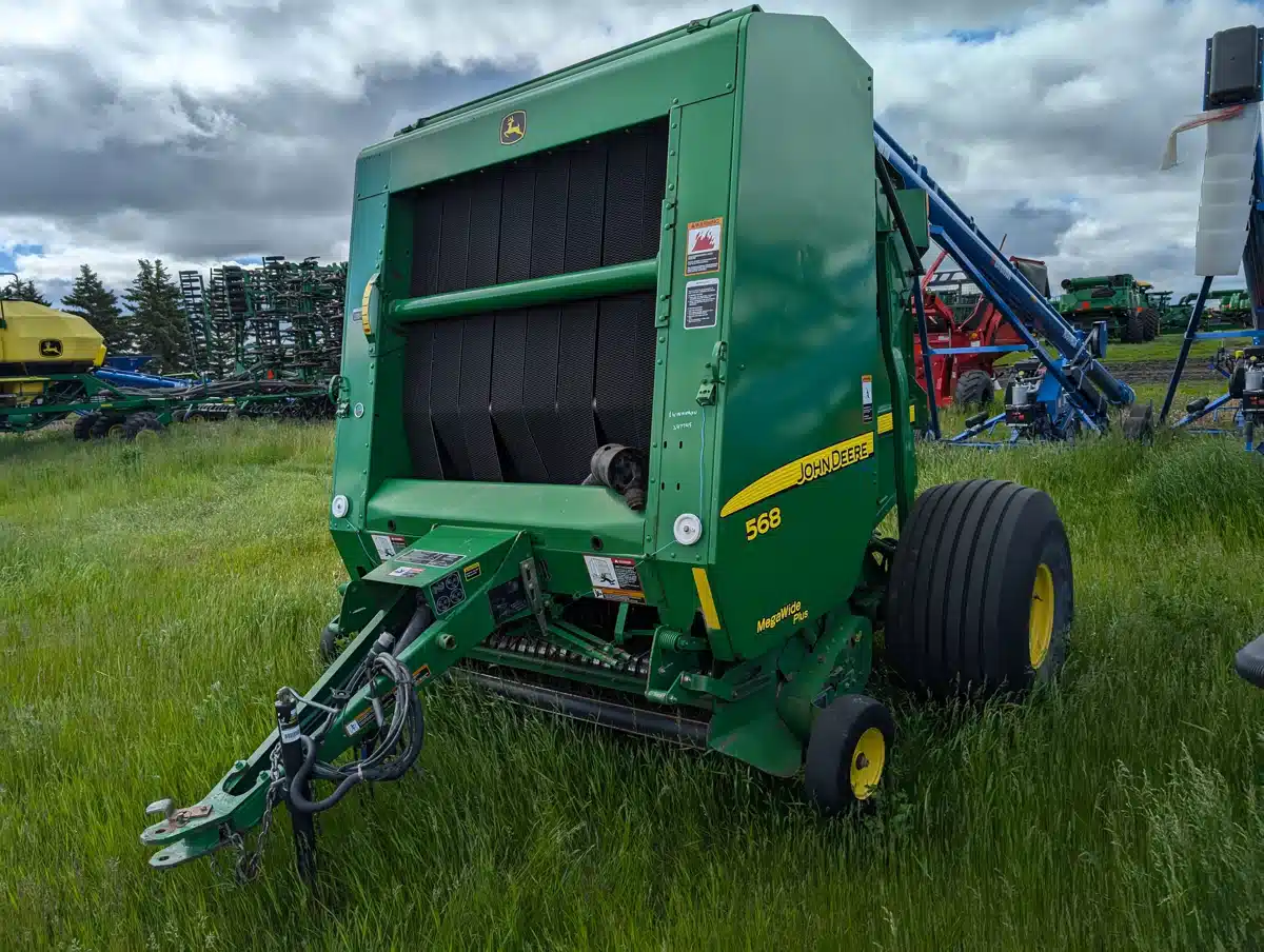 Gallery image 1 for Used 2008 John Deere 568 Round Baler