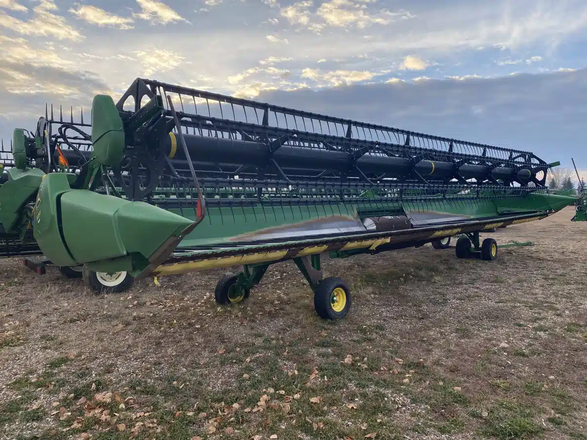 Photo de la Galerie 2 pour 2009 John Deere 635D Nez - Toile/Tapis
