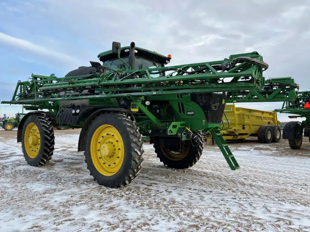 Gallery image 2 for Used 2015 John Deere R4045 Sprayer - Self Propelled