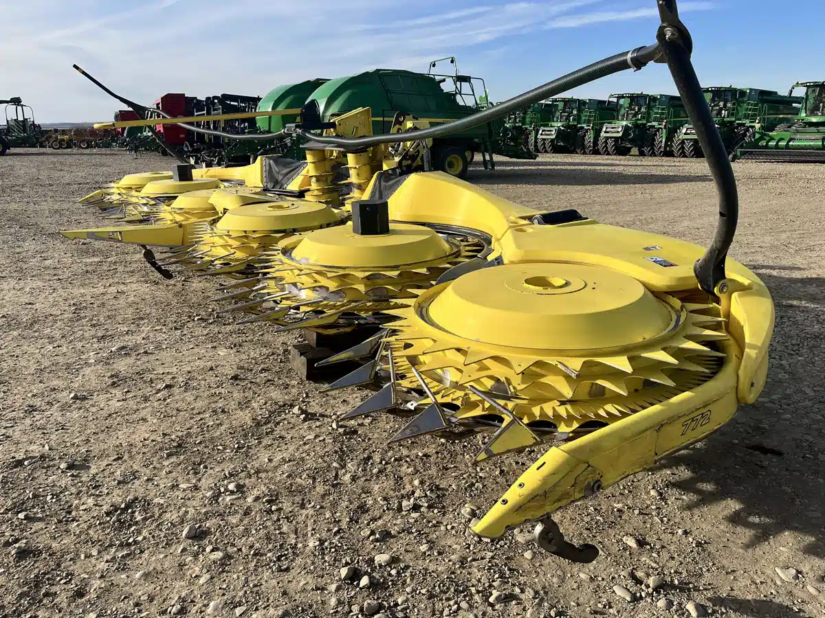 Gallery image 1 for 2022 John Deere 772 Header - Rotary