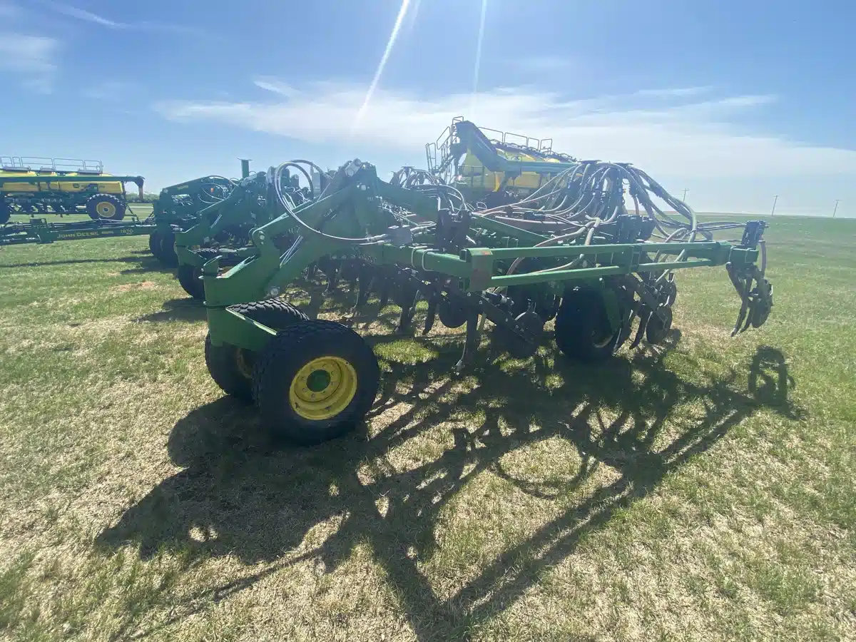 Gallery image 2 for Used 2017 John Deere 1870 Air Drill