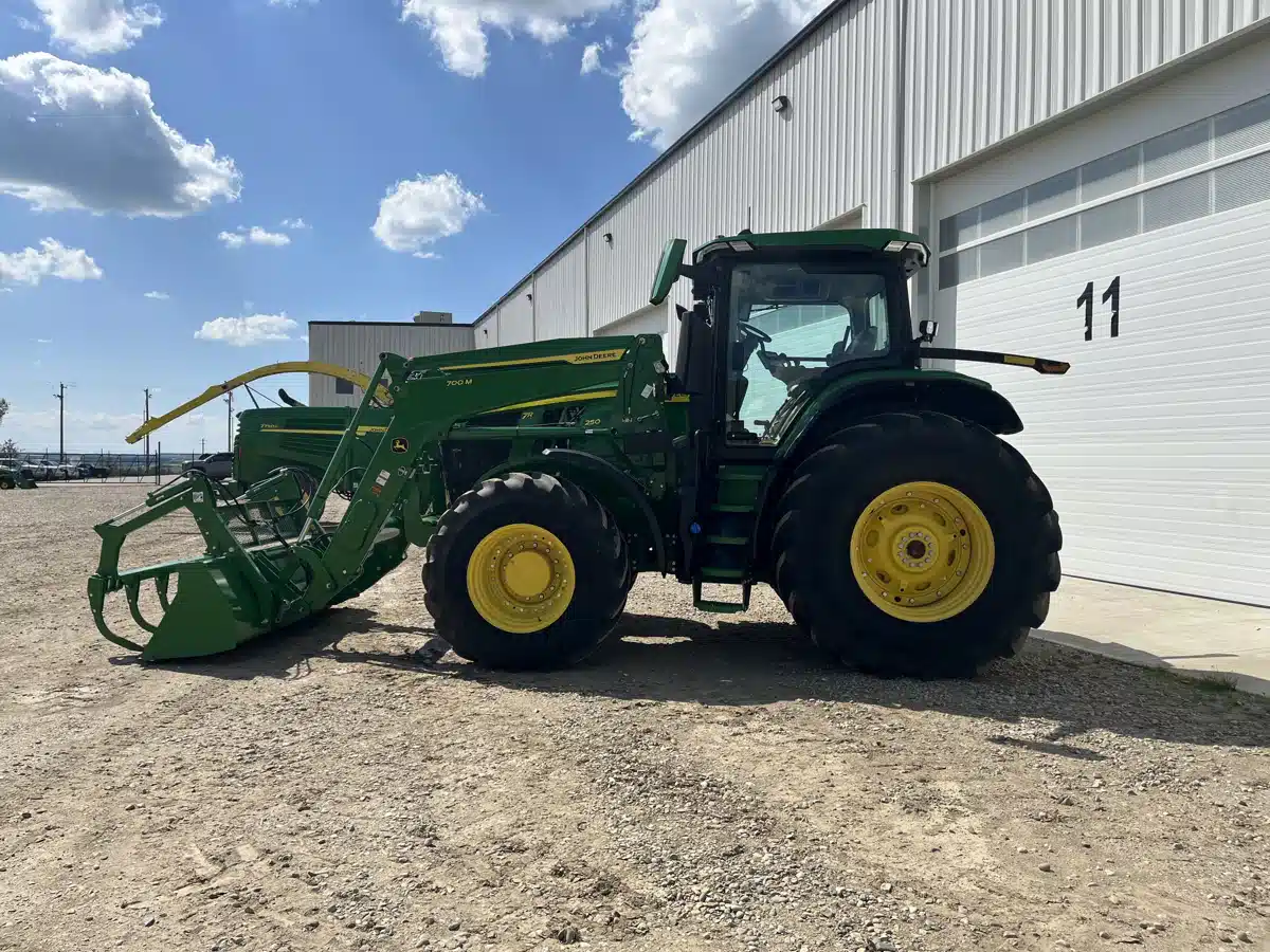 Gallery image 2 for Used 2023 John Deere 7R 250 Tractor