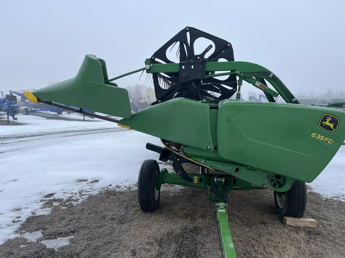 Gallery image 2 for Used 2012 John Deere 635FD Header - Draper