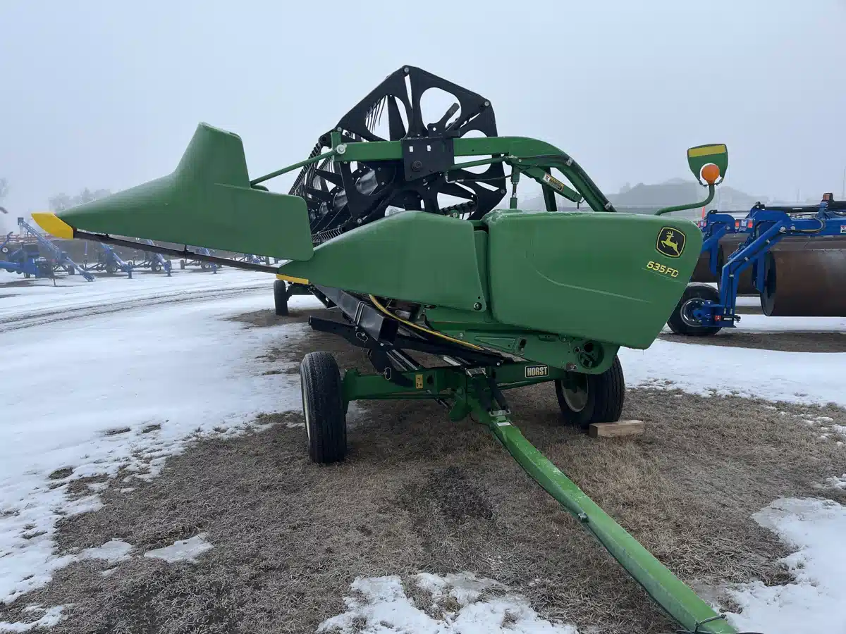 Gallery image 1 for Used 2012 John Deere 635FD Header - Draper