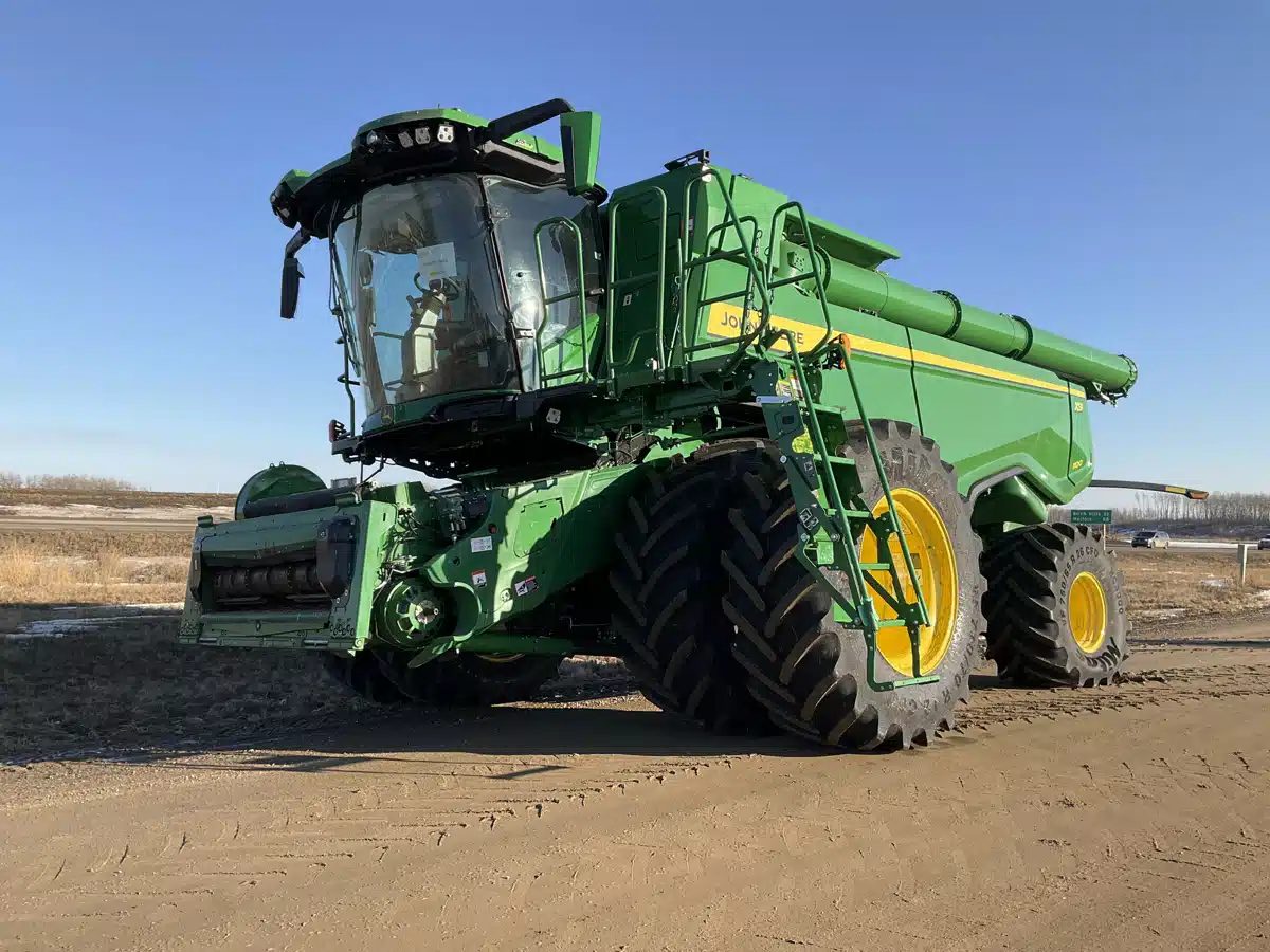Gallery image 1 for Used 2023 John Deere X9 1100 Combine