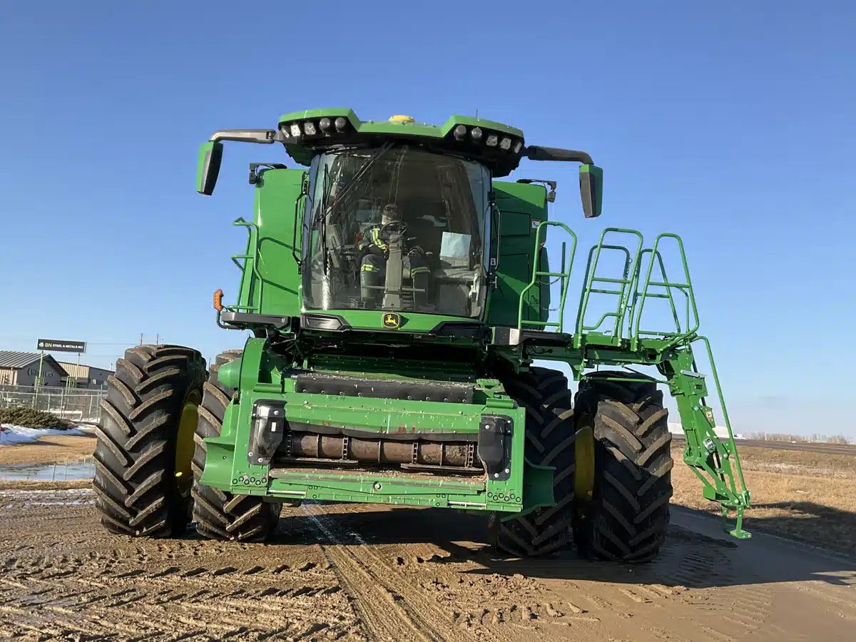 Gallery image 2 for Used 2023 John Deere X9 1100 Combine