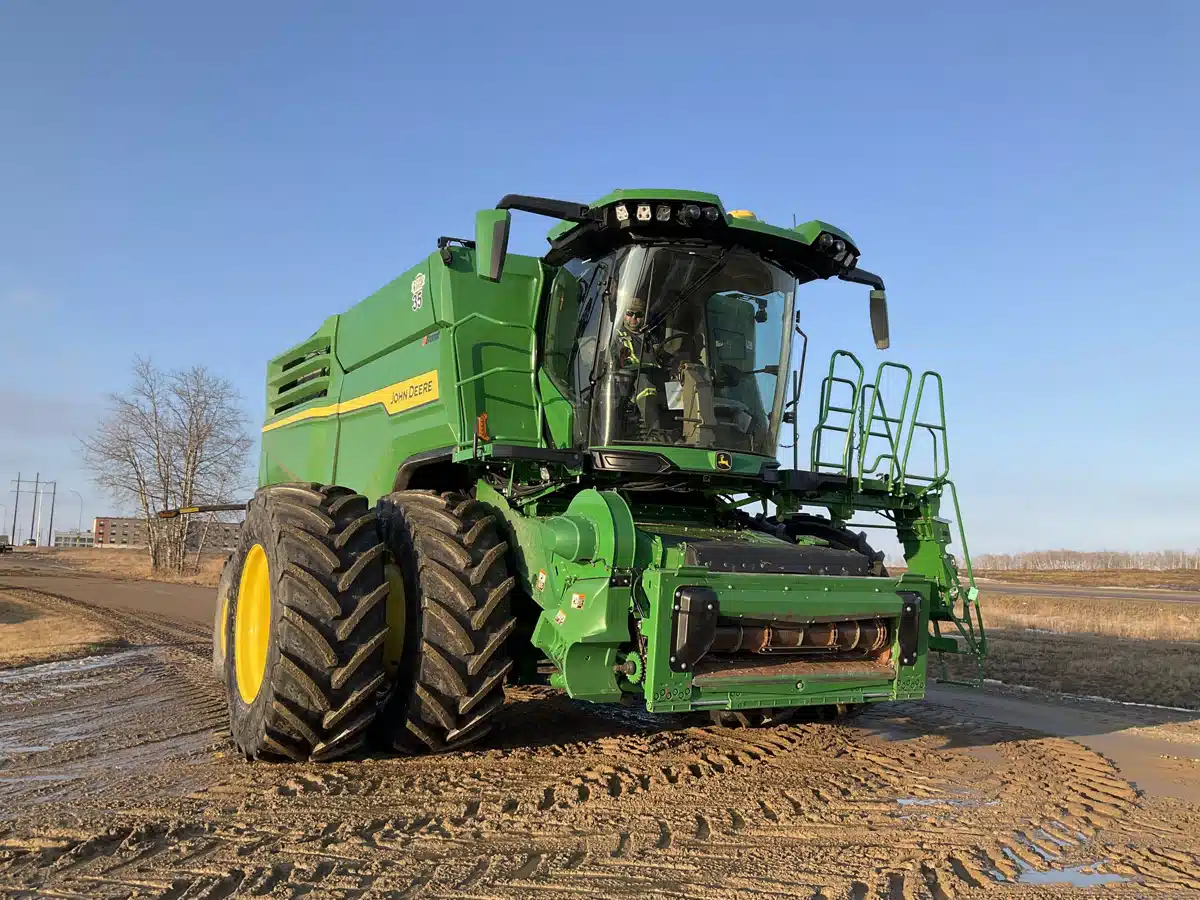 Gallery image 2 for Used 2023 John Deere X9 1100 Combine
