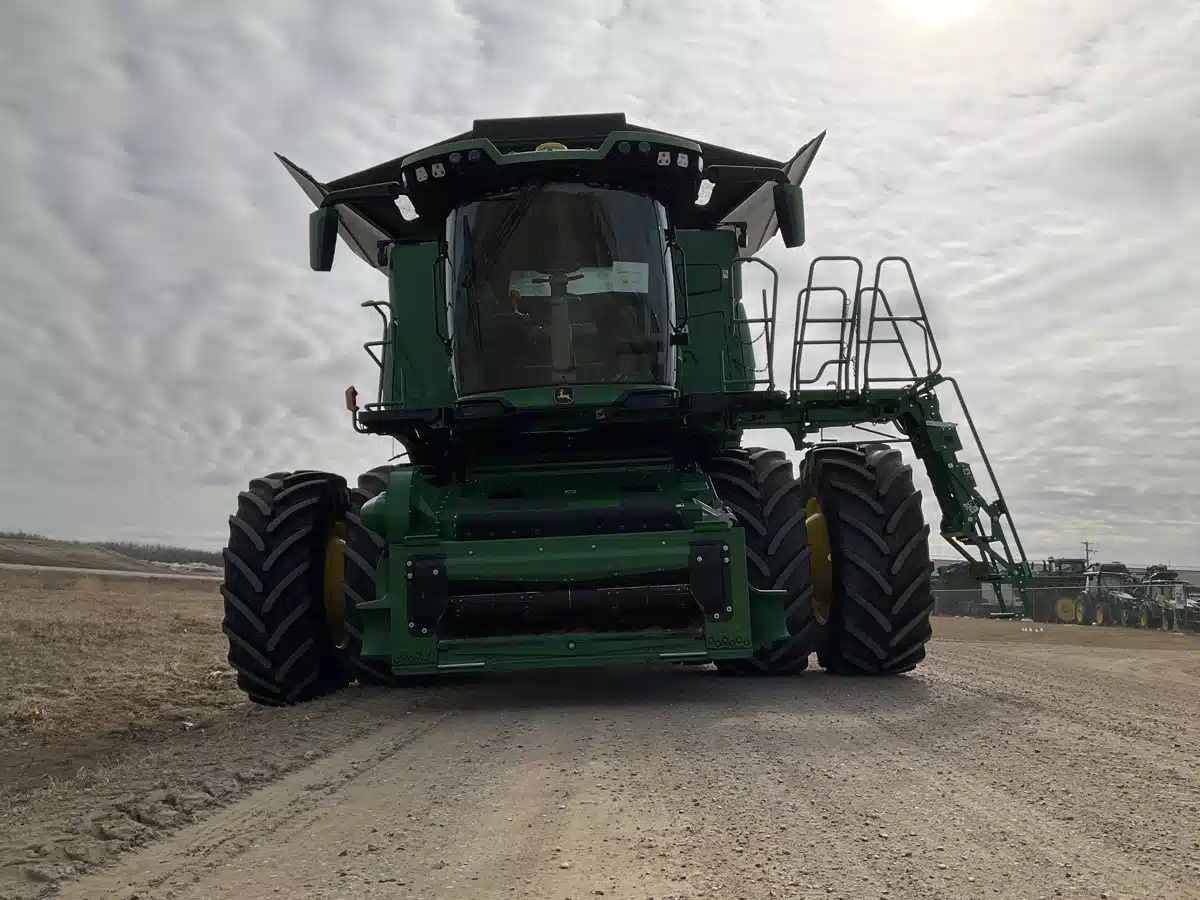 Gallery image 2 for Used 2023 John Deere X9 1100 Combine