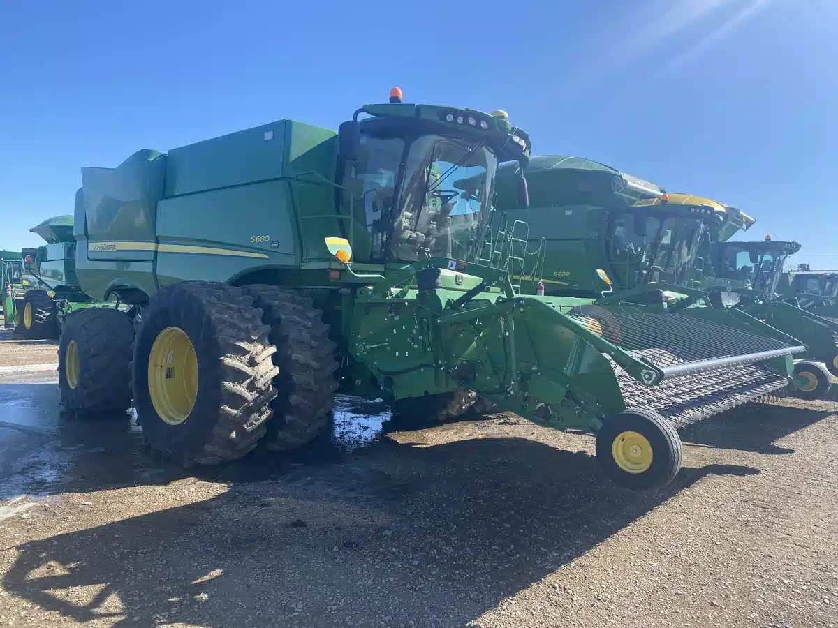 Gallery image 2 for Used 2015 John Deere S680 Combine