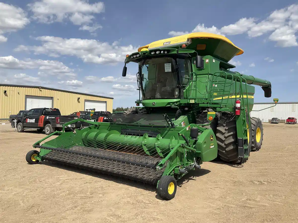 Gallery image 1 for Used 2015 John Deere S680 Combine