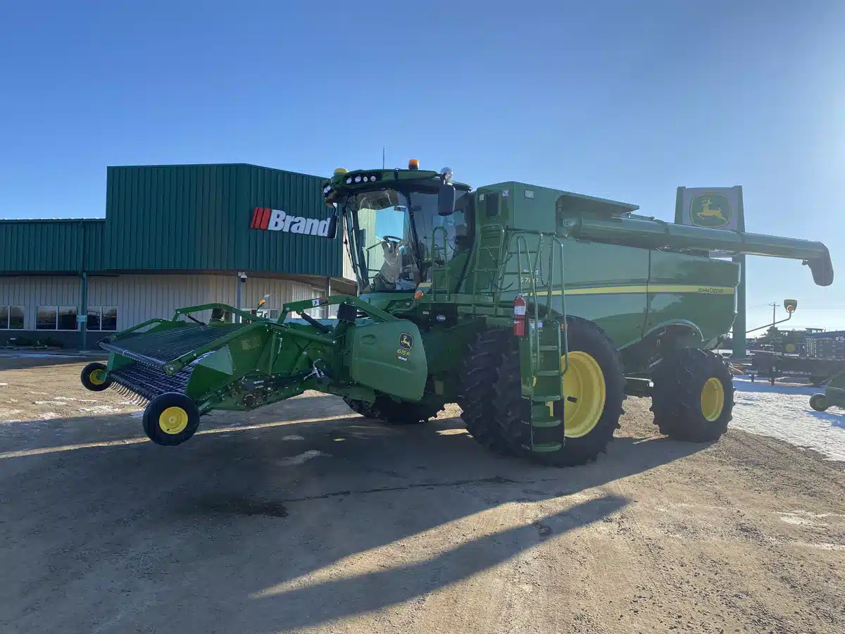 Gallery image 1 for Used 2018 John Deere S780 Combine