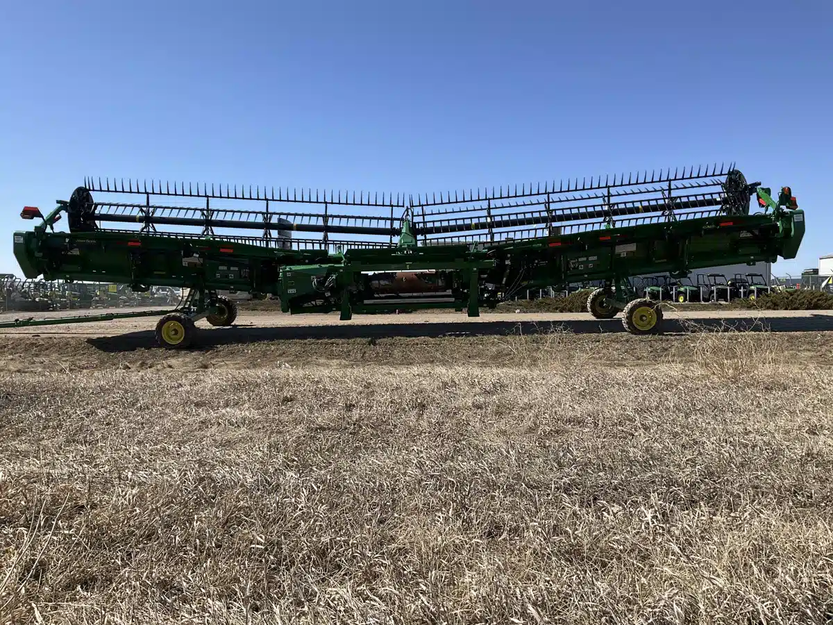 Gallery image 2 for Used 2023 John Deere HD45R Header - Draper