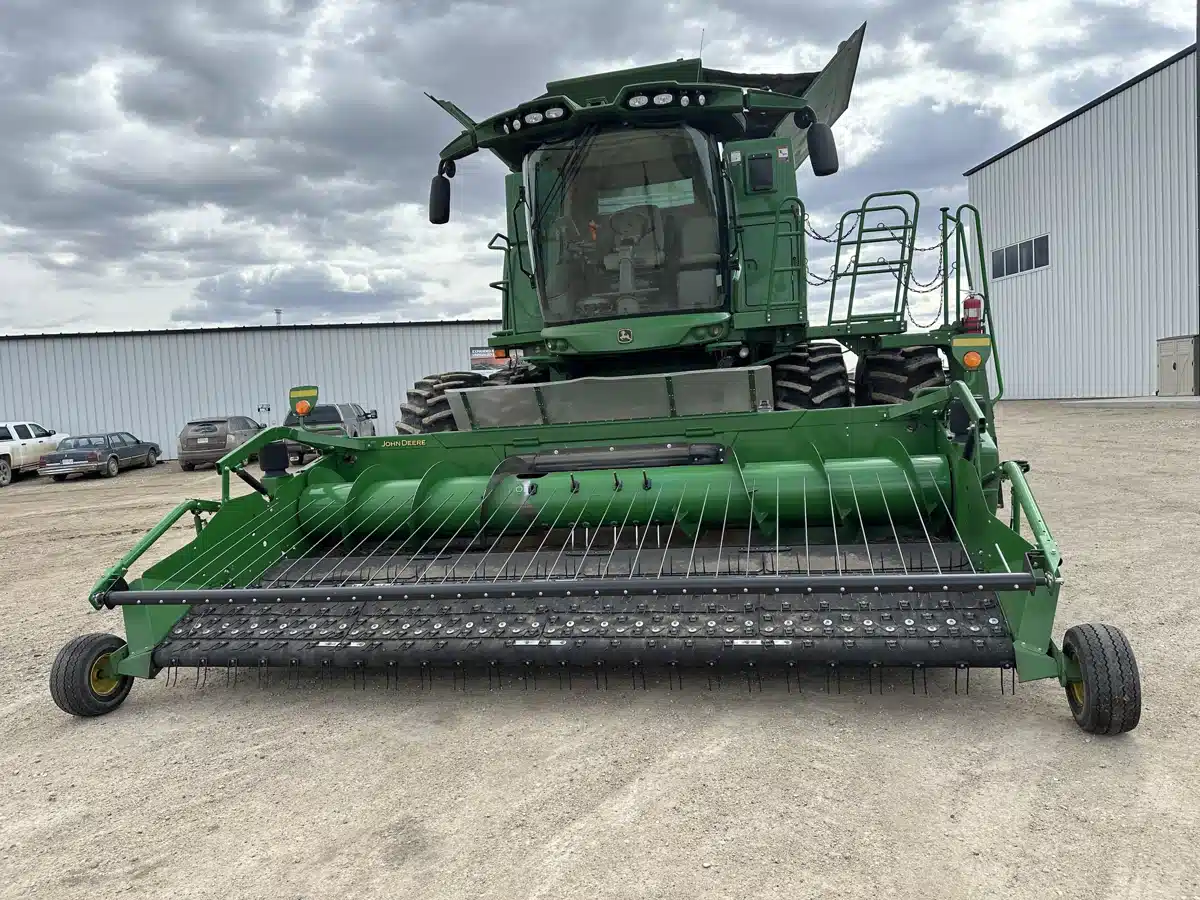 Gallery image 2 for Used 2021 John Deere S790 Combine