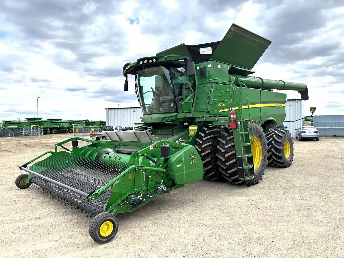 Gallery image 1 for Used 2021 John Deere S790 Combine