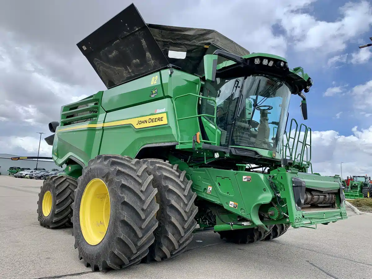 Gallery image 2 for Used 2022 John Deere X9 1100 Combine
