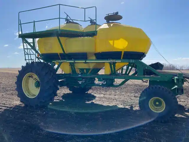 Gallery image 2 for Used 2001 John Deere 1820 Air Drill