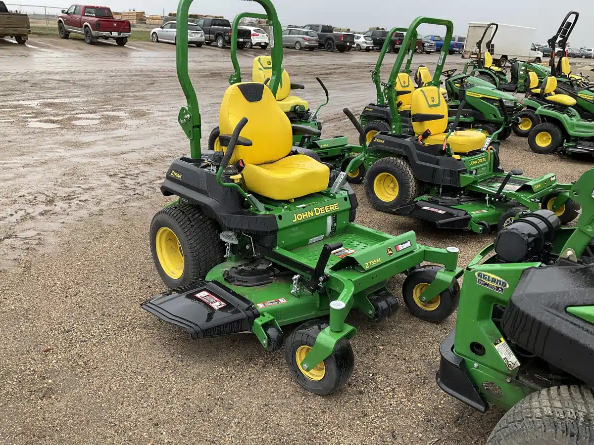 Gallery image 2 for Used 2021 John Deere Z735M Mower - Zero Turn