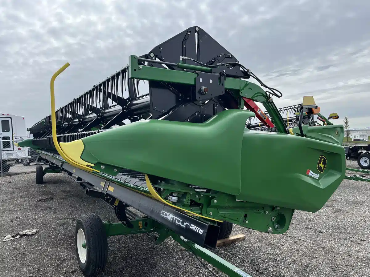 Gallery image 1 for Used 2023 John Deere RD45F Header Combine