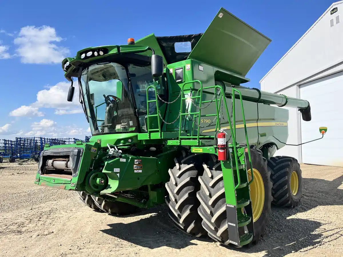 Gallery image 1 for Used 2018 John Deere S790 Combine