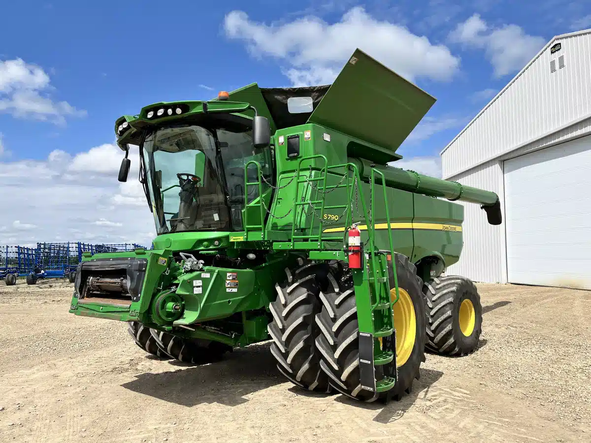 Gallery image 2 for 2019 John Deere S790 Combine