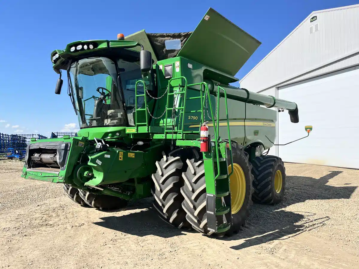 Gallery image 1 for Used 2019 John Deere S790 Combine