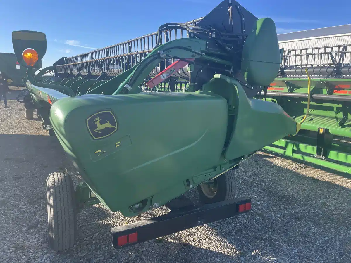 Gallery image 1 for Used 2019 John Deere 735FD Header - Draper
