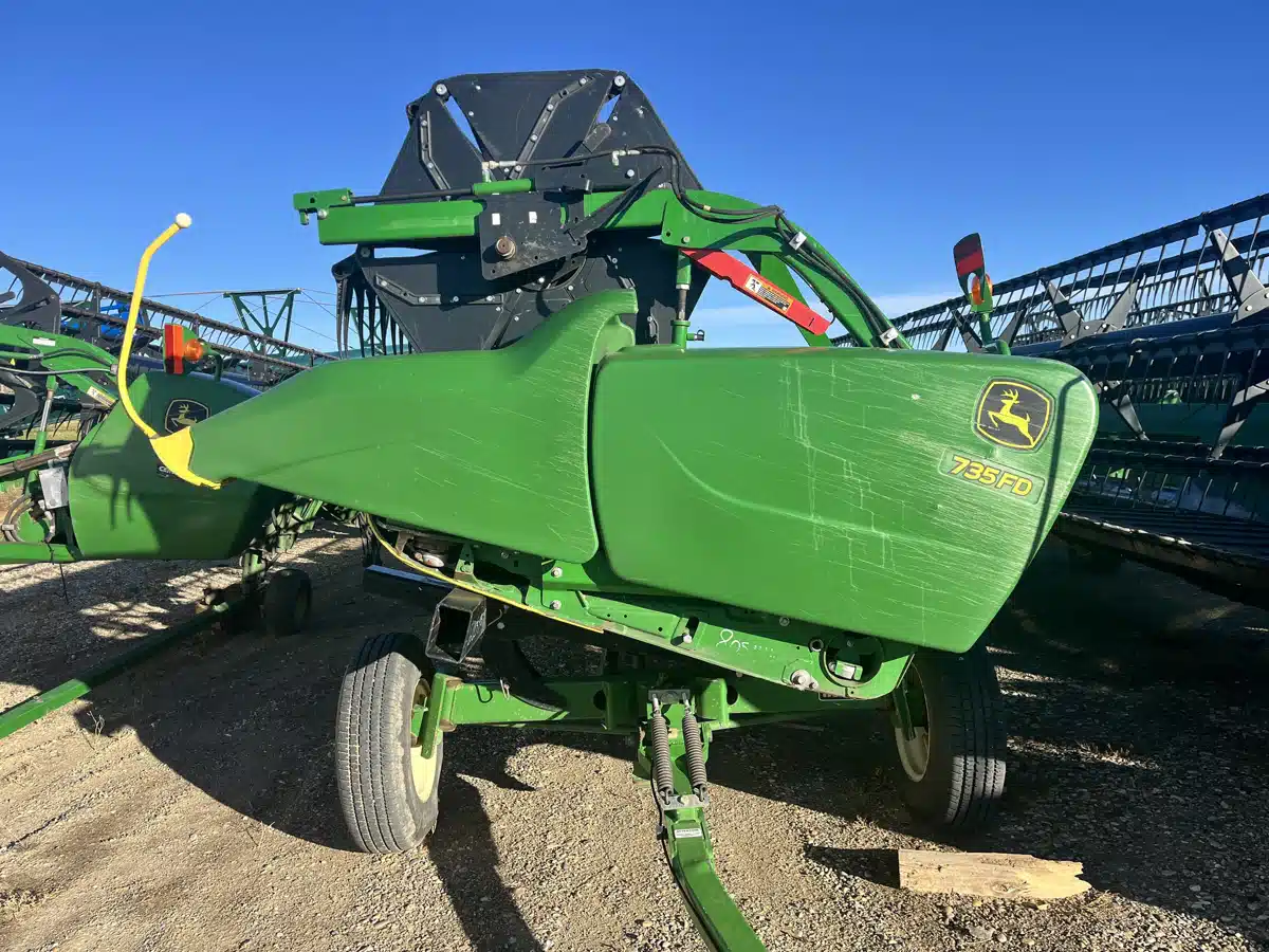 Gallery image 2 for Used 2019 John Deere 735FD Header - Draper