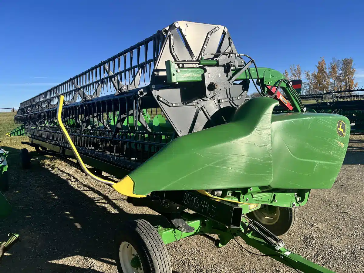 Gallery image 1 for Used 2019 John Deere 735FD Header - Draper