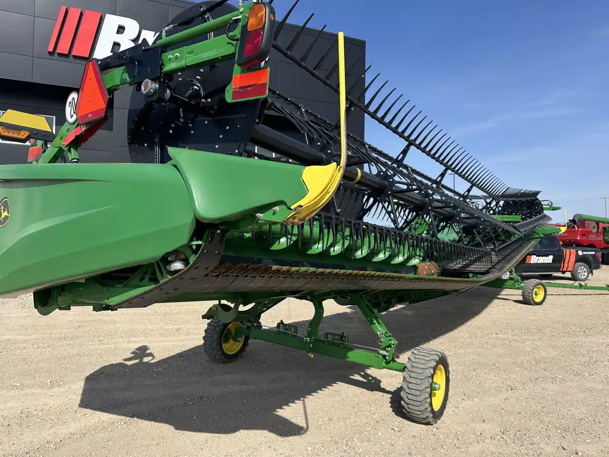 Gallery image 2 for Used 2023 John Deere HD45R Header - Draper