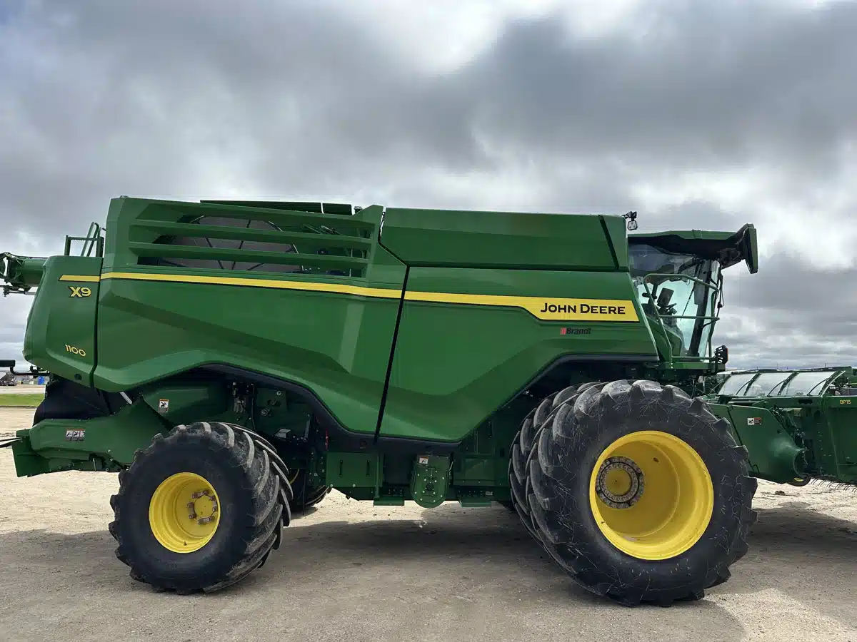Gallery image 2 for Used 2023 John Deere X9 1100 Combine