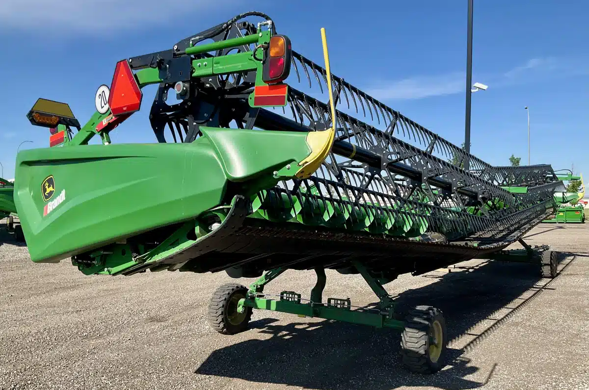 Gallery image 2 for Used 2023 John Deere HD45R Header - Draper